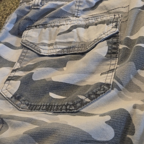 Lee Extreme Motion Men's 30W Gray Graphite Camouflage Cargo Shorts 8 pockets - Picture 15 of 16